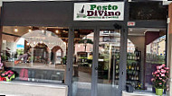 Pesto Divino outside