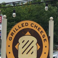 Grilled Cheese Mania outside