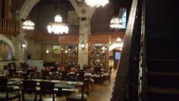 Alie's Lebanese Grill inside