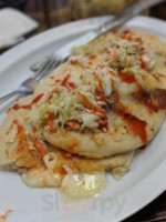Pupuseria El Chero food