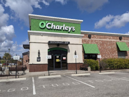O'charley’s Restaurant Bar outside