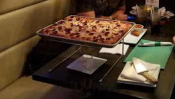 Bellas Pizzeria food