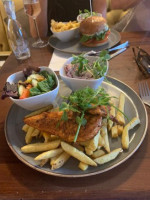 The Queens Arms food