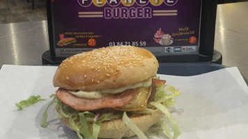 Planete Burger food