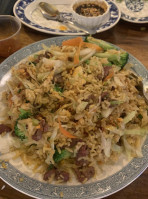 Hu Dat Noodle House food