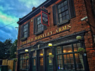 Old Moseley Arms outside