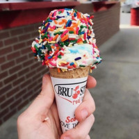 Bruster's Real Ice Cream outside