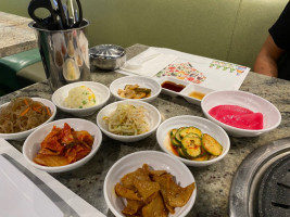 Lee's Korean Bbq Woonamjung food