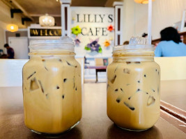 Lilly's Cafe inside