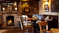 The Fitzwilliam Arms inside