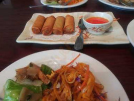 Sweety Hut Thai Restaurants food