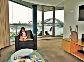 Macquarie Lounge - Marriott Sydney Harbour inside