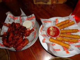 Hooters food