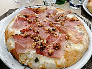 Al Convivio Pizzeria food
