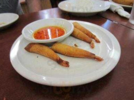 Singha Thai Cuisine food