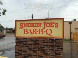 Smokin' Joe's -b-que outside