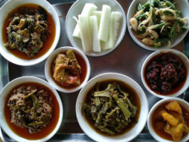 Shawe Taw Myanmar Traditional Food food
