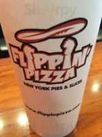 Flippin' Pizza food