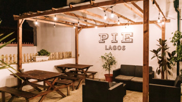 Pie Lagos inside