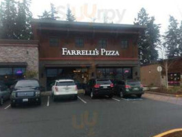 Farrellis Wood Fire Pizza outside