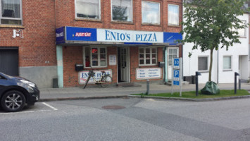 Enios Pizza outside