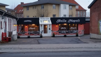 Bella Napoli outside