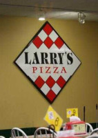 Larry's Pizza outside