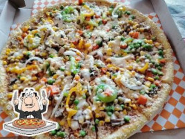 Piramide's Pizza food