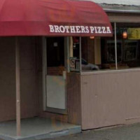 Brothers Pizza outside