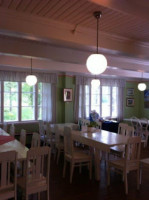 Manor Cafe Hugo&lilly inside