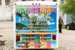 Murray's Shaved Ice outside