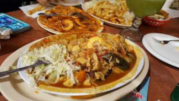 Mariscos El Huichol De Don Memo food