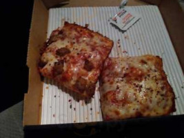 Jet's Pizza food