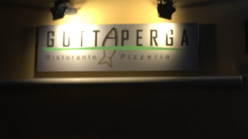Pizzeria Guttaperga inside