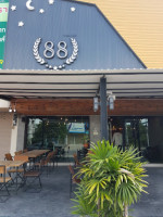 88 Cafe&bistro outside
