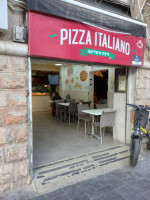 Pizza Italiano inside