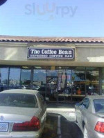 Coffee Bean Espresso -cafe outside