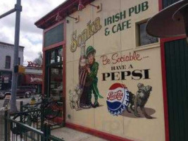 Sonka Irish Pub outside