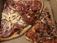 4 Brothers Pizza food