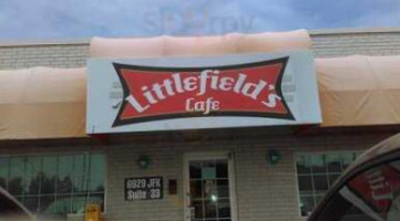 Littlefields Cafe outside