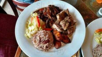 Flavas Jamaican Grill food