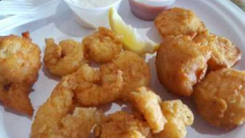 Snappers Cove food