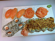 Sushi Classique Halal inside