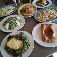 Gaston's French American Bistro food