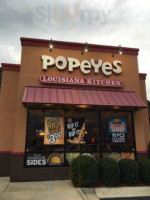 Popeyes Louisiana Kitchen outside