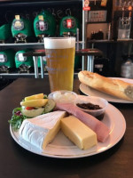 The Four-ale Taproom food