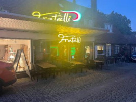 Fratelli Italienisches Restaurant inside