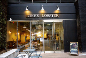 Luke's Lobster Midtown East inside
