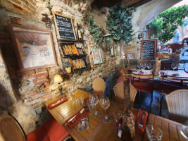 Café De La Cueva inside