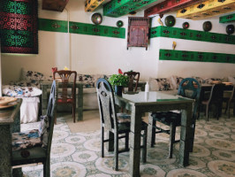 La Table du Maroc Chez Oucine inside